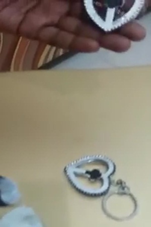 فيديو .. الكشف عن وجود صليب داخل الحرم